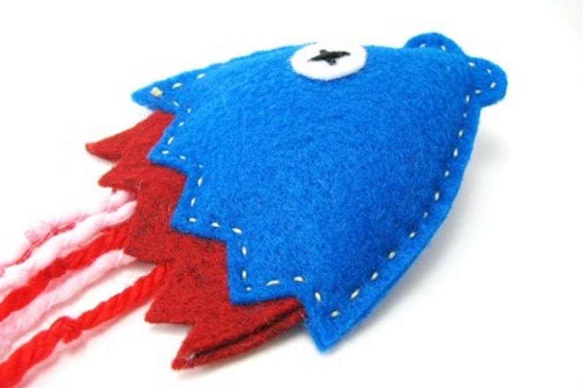 Bizarre Cat Toy DeCatpitated Heads