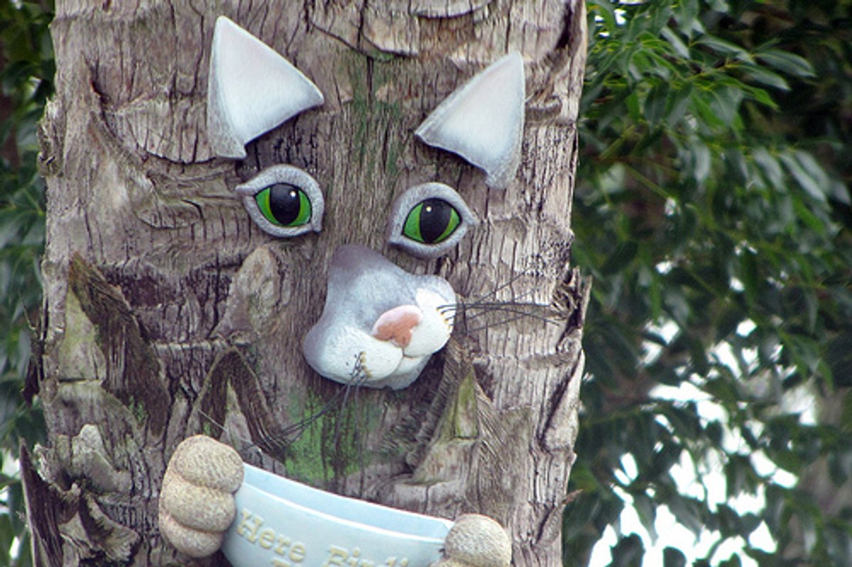 10 Interesting Cat Sculptures